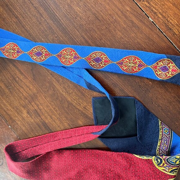 Vintage Gianni Versace Silk Men's Italian Tie Red & Blue Patterned - Picture 3 of 6